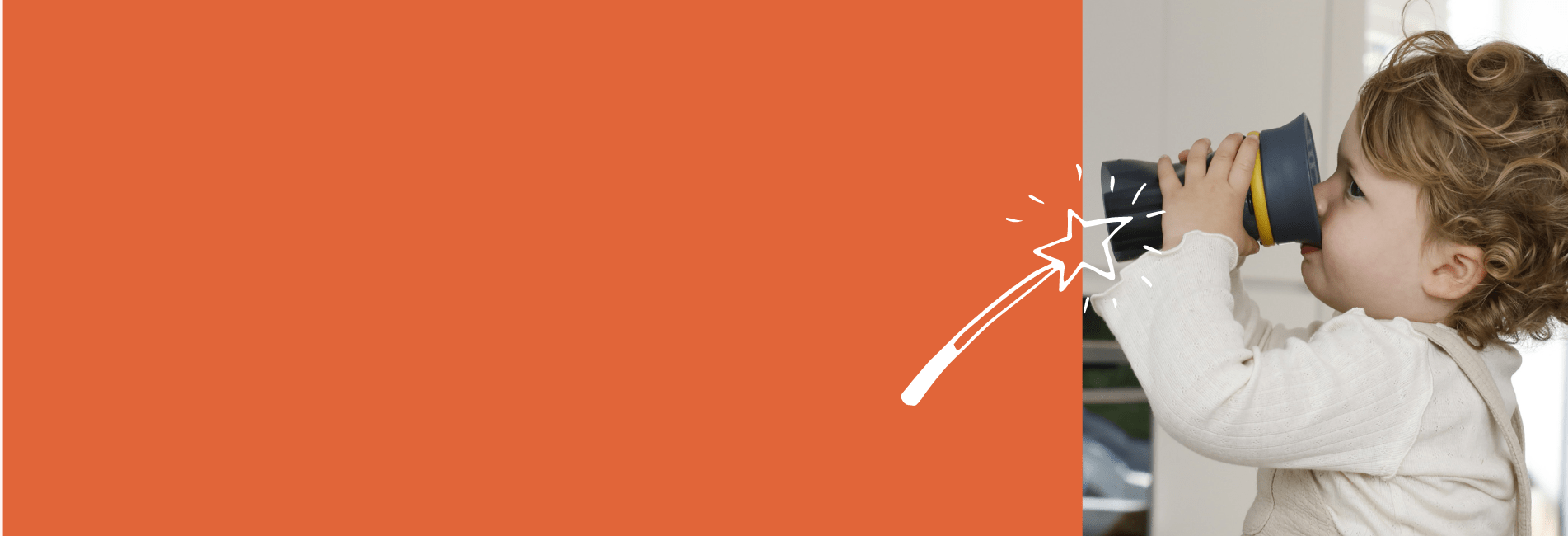 Enfant qui boit dans un gobelet 360°